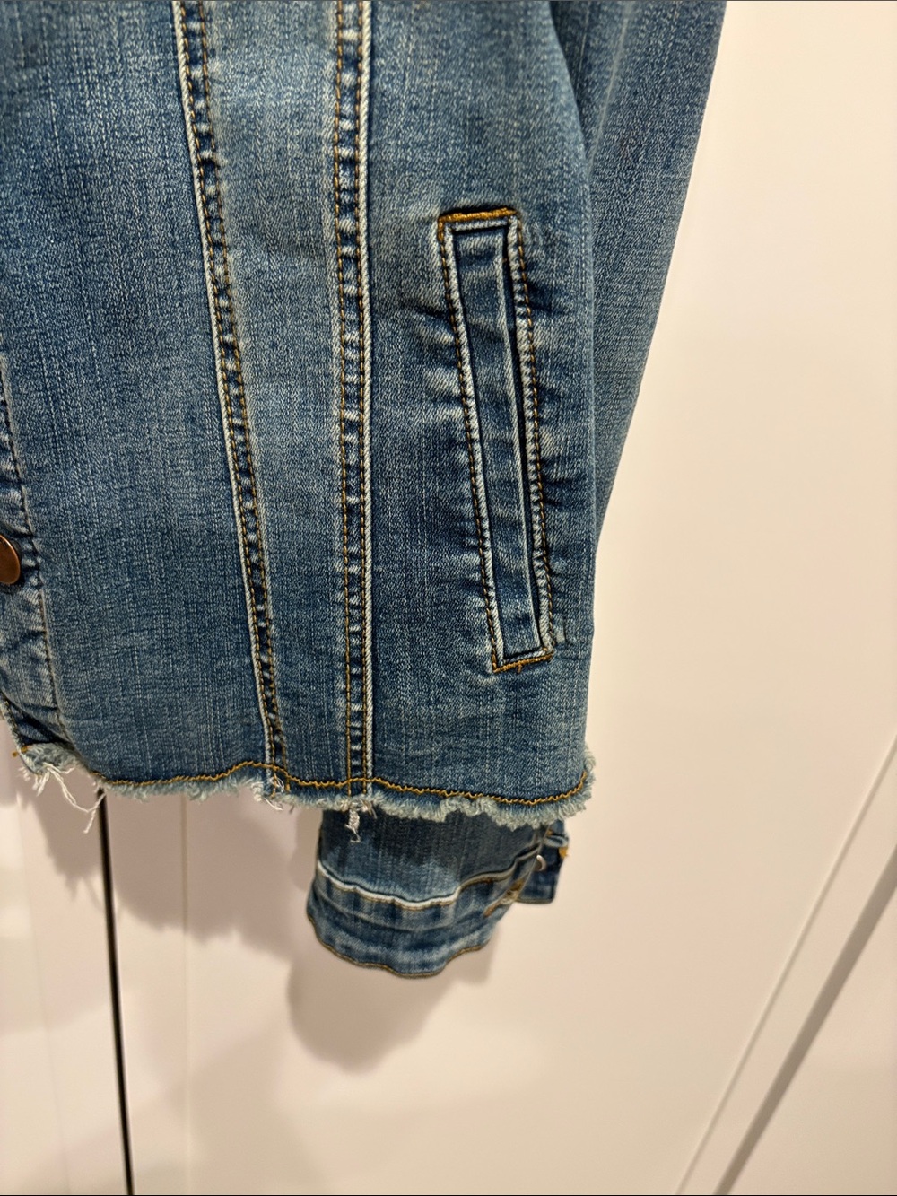 C&C  Distressed Jean Jacket - Picture 5 of 7